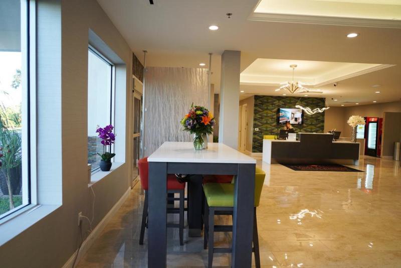 Hawthorn Suites By Wyndham Kissimmee Gateway מראה חיצוני תמונה